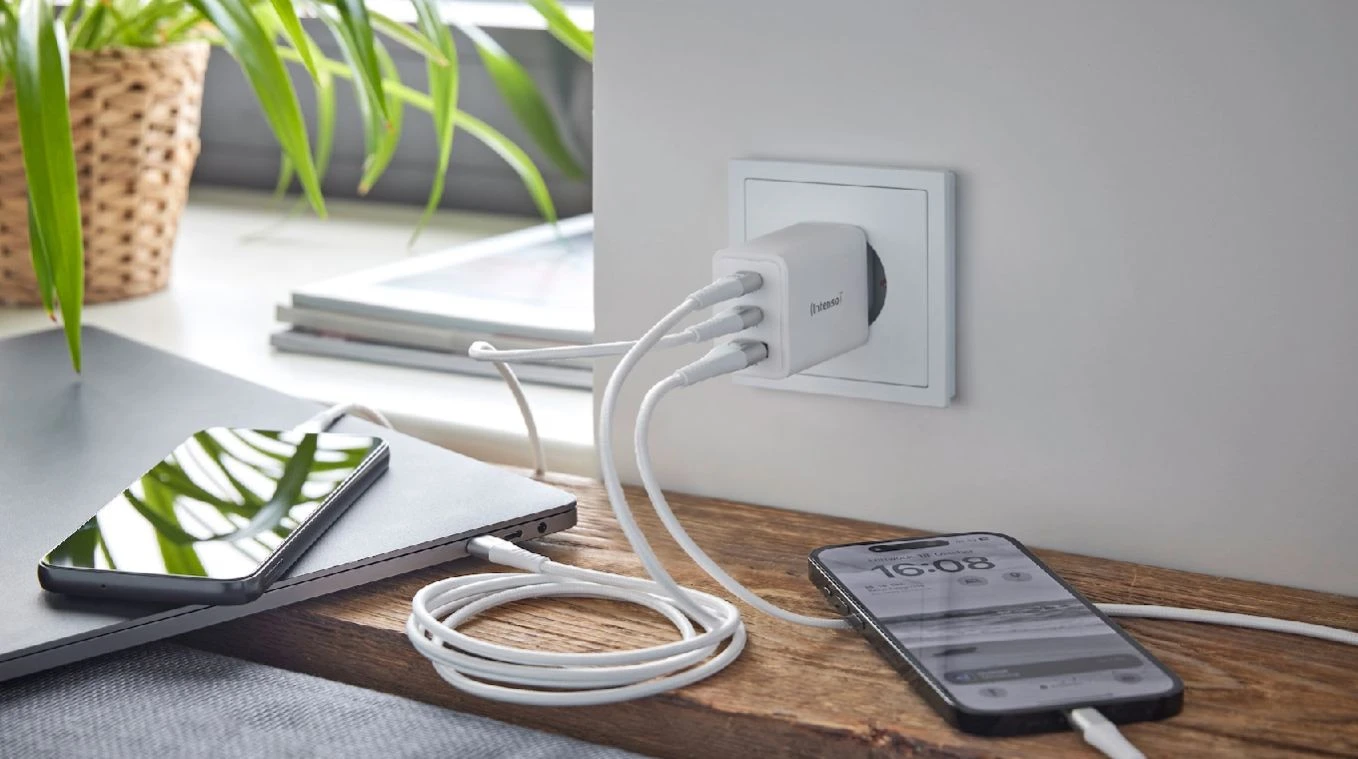 INTENSO Power Charger 65W GaN - Fast Charge