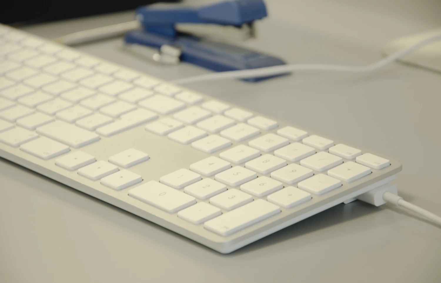 LMP USB Keyboard + 2x USB Ports