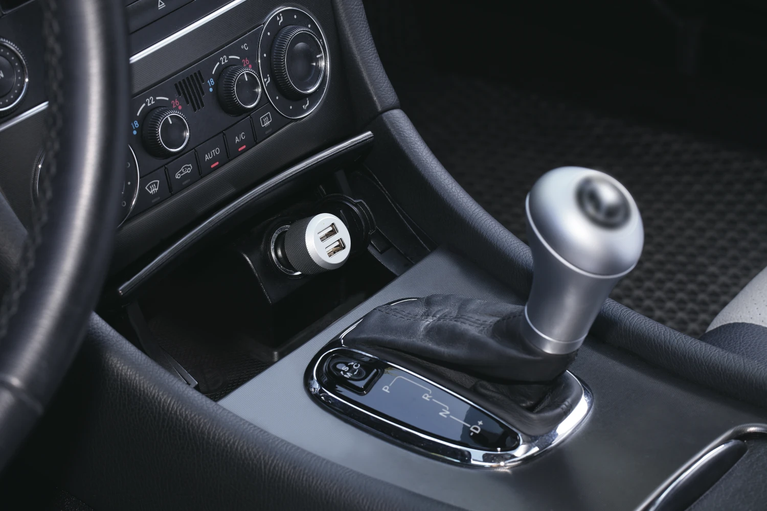 Just Mobile Highway Max Dual-USB Car Charger