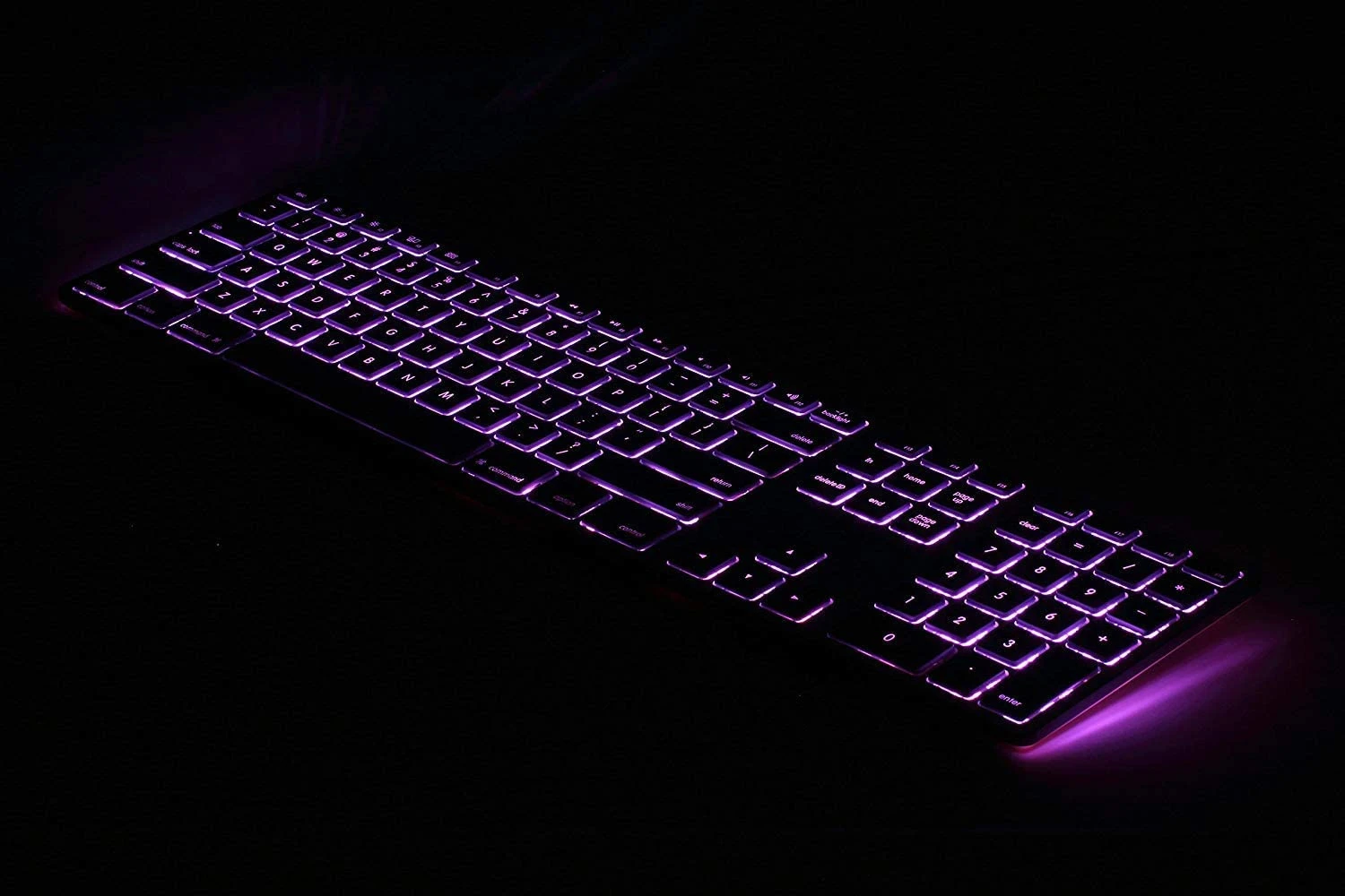 Matias Erweiterte USB-Tastatur für Mac OS mit RGB Backlit