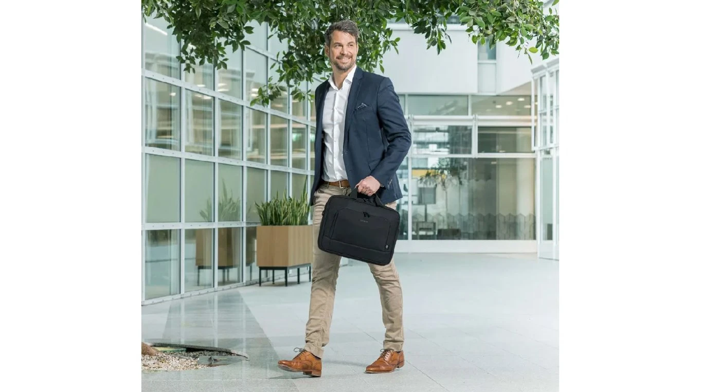 DICOTA Eco Top Traveller BASE 15.60", Universal
