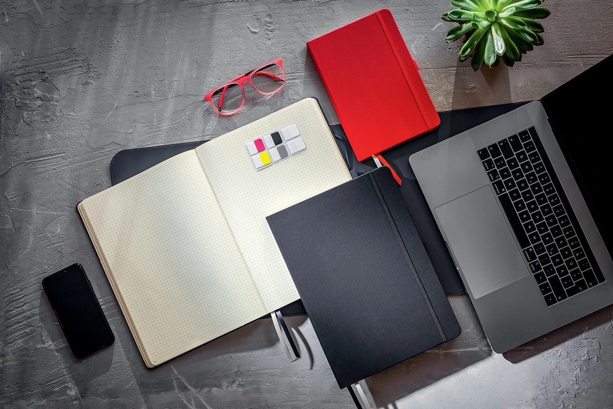 CONCEPTUM Red Edition, kariert